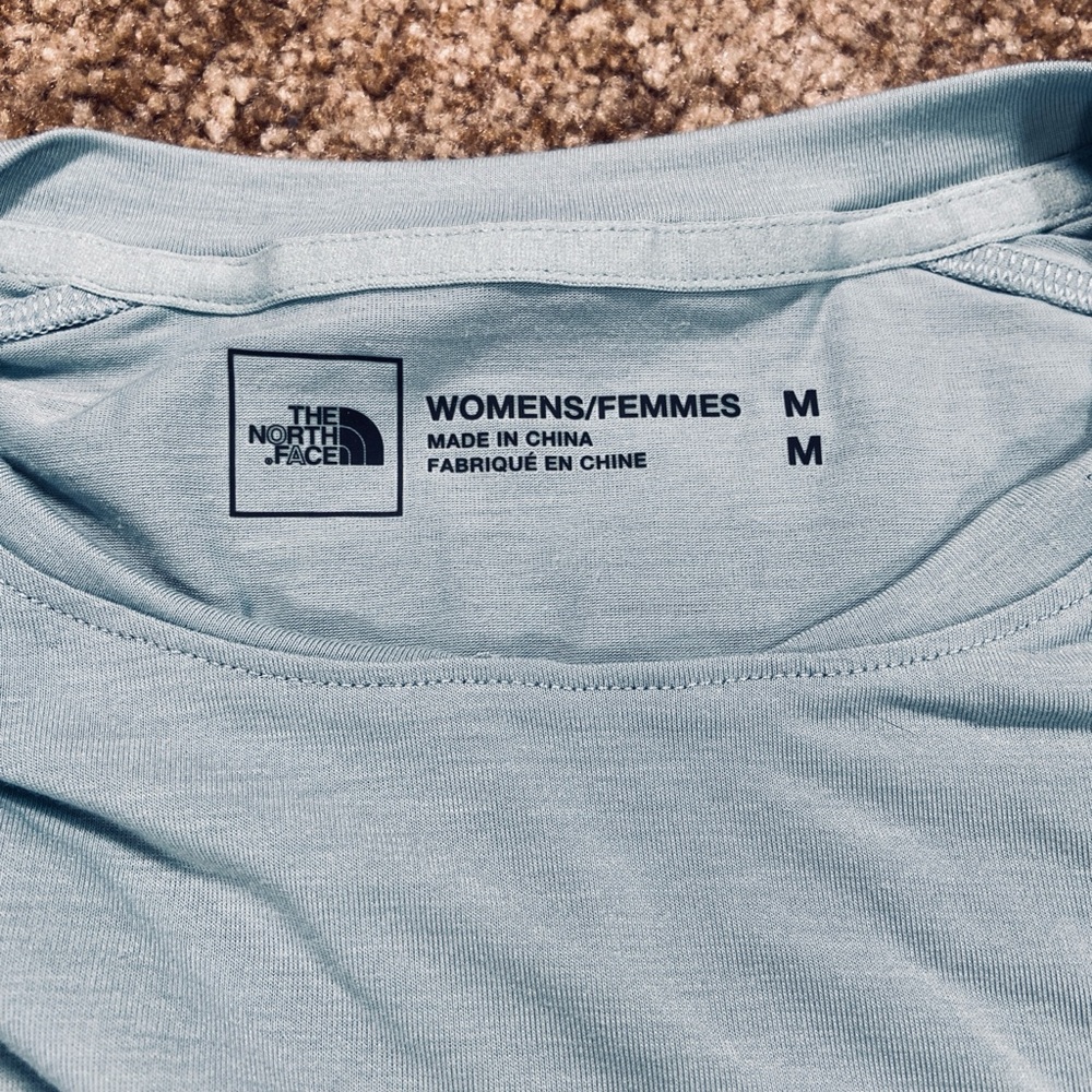 The North Face Women’s Blue Logo T-Shirt Size Medium Short Sleeve Tee
